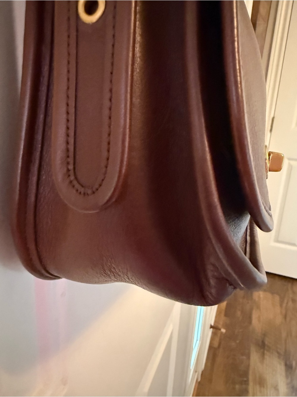 Vintage Coach Mahogany Brown 9965
Legacy Small Flap Crossbody Bag Brass hardware - Picture 14 of 16